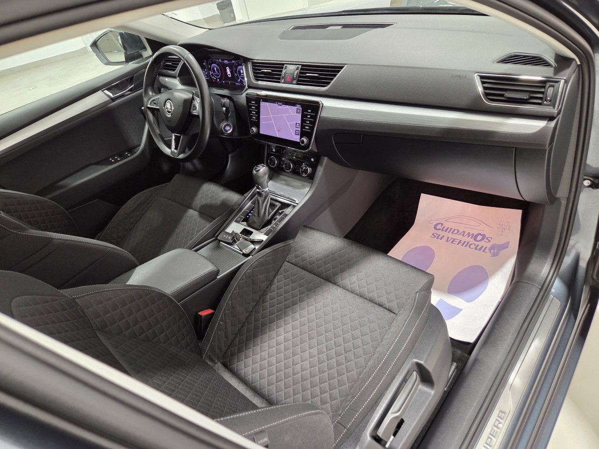 Skoda Superb SKODA SUPERB  5P COMBI 2.0 TDI 110KW (150CV) DSG AMBIT