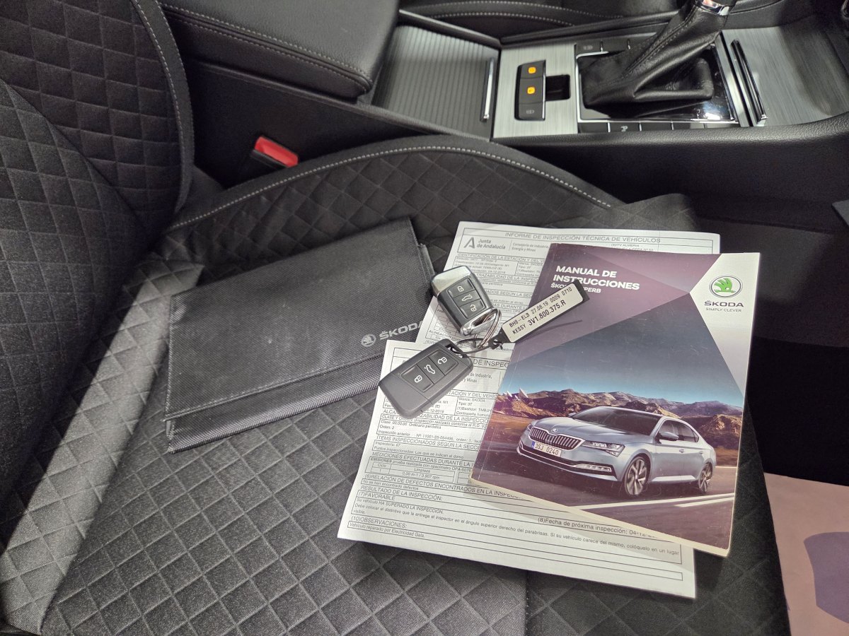 Skoda Superb SKODA SUPERB  5P COMBI 2.0 TDI 110KW (150CV) DSG AMBIT