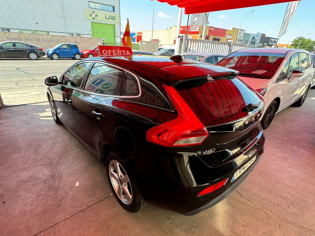 VOLVO V40 1.6 D2 Momentum Auto