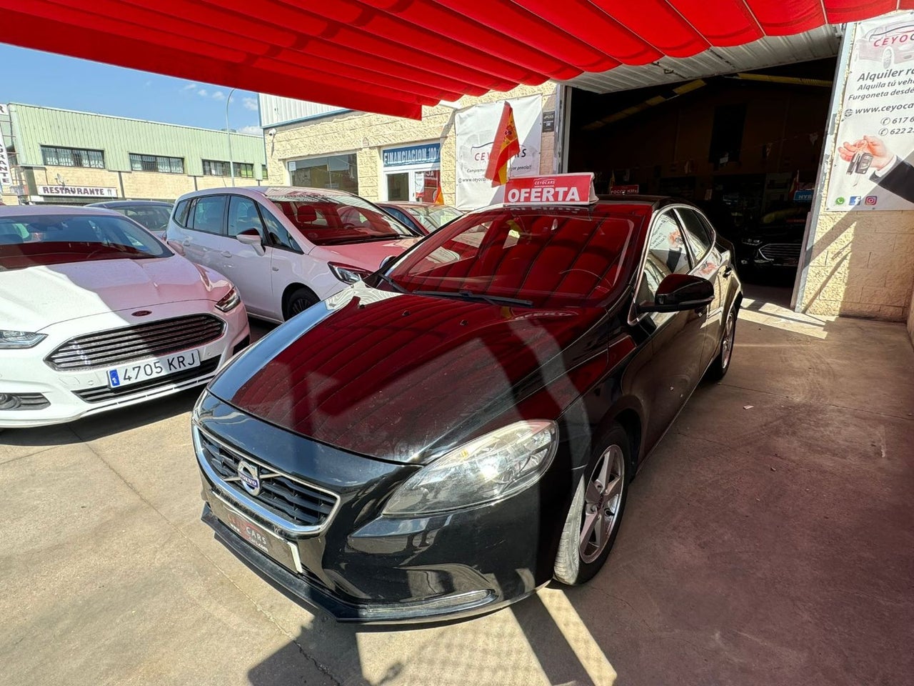 VOLVO V40 1.6 D2 Momentum Auto