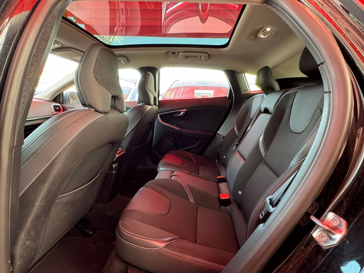 VOLVO V40 1.6 D2 Momentum Auto