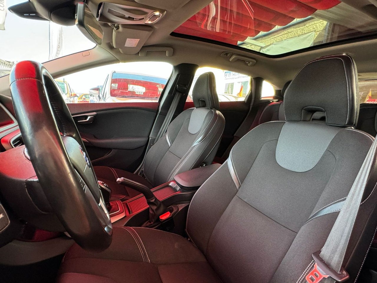 VOLVO V40 1.6 D2 Momentum Auto