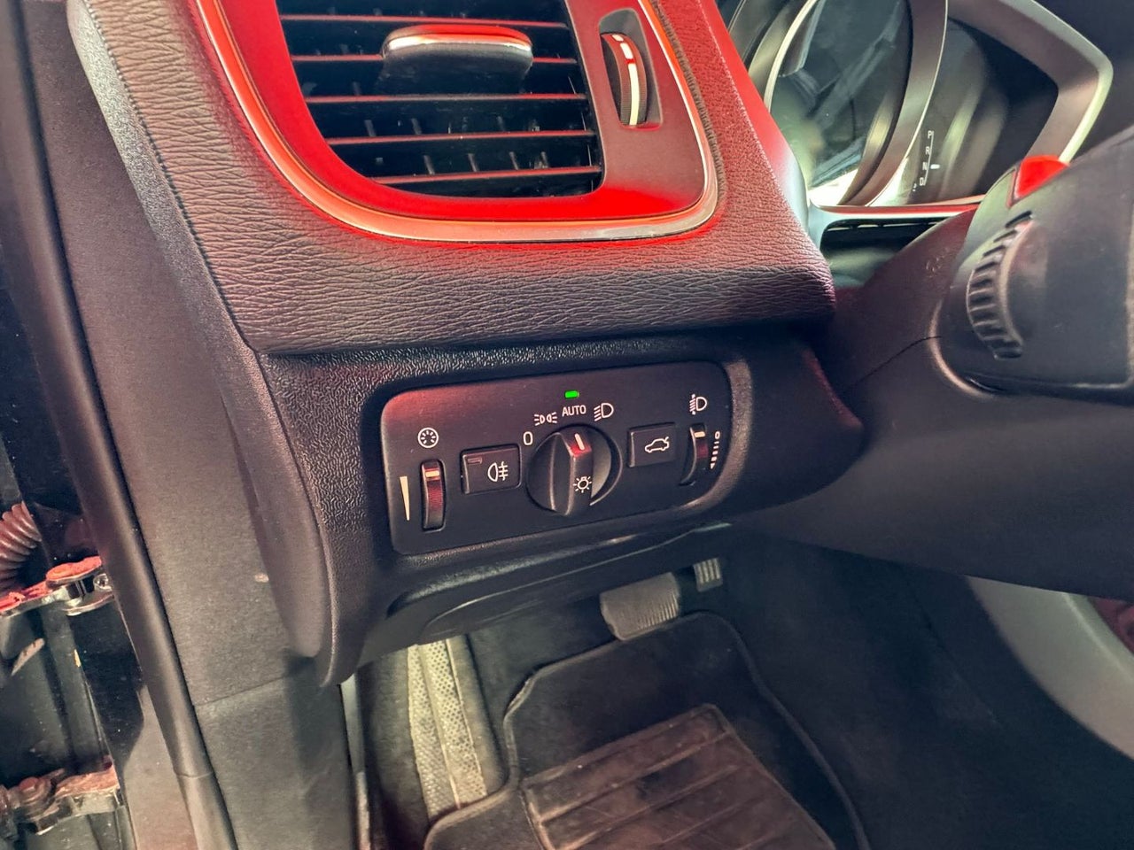 VOLVO V40 1.6 D2 Momentum Auto