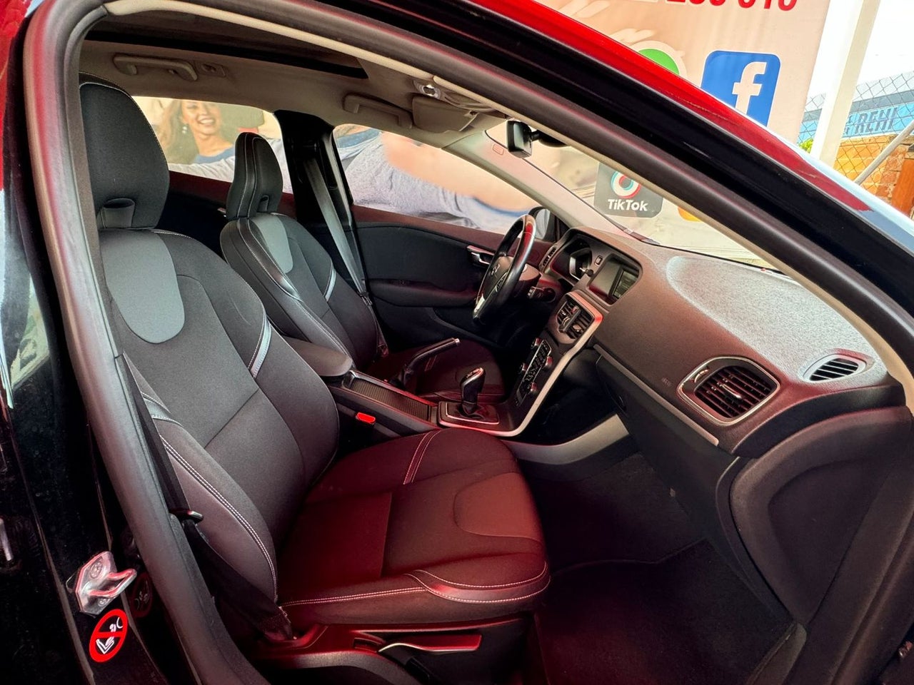 VOLVO V40 1.6 D2 Momentum Auto