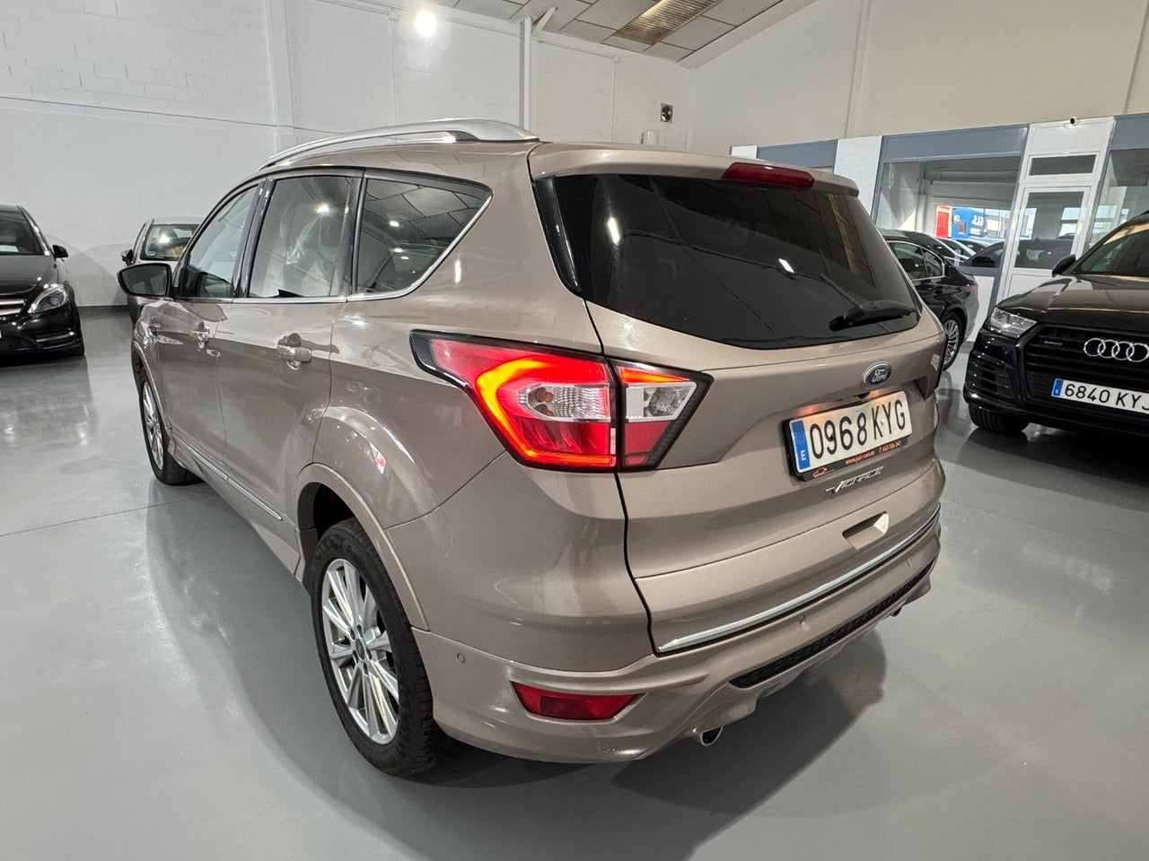 FORD Kuga Vignale 2.0 TDCi 132kW 4x4 PowerShift