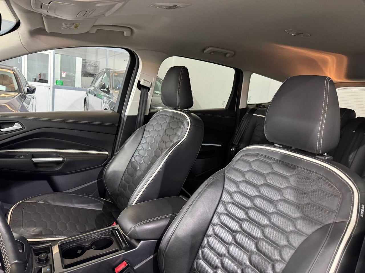 FORD Kuga Vignale 2.0 TDCi 132kW 4x4 PowerShift