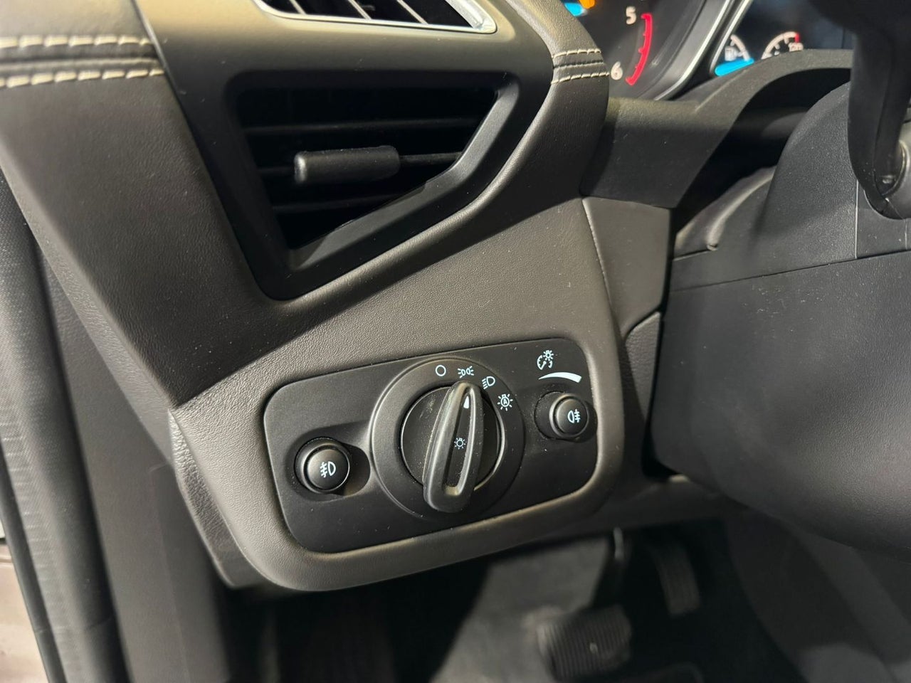 FORD Kuga Vignale 2.0 TDCi 132kW 4x4 PowerShift