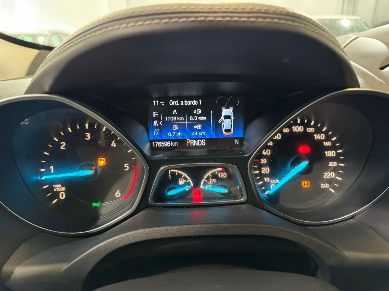 FORD Kuga Vignale 2.0 TDCi 132kW 4x4 PowerShift