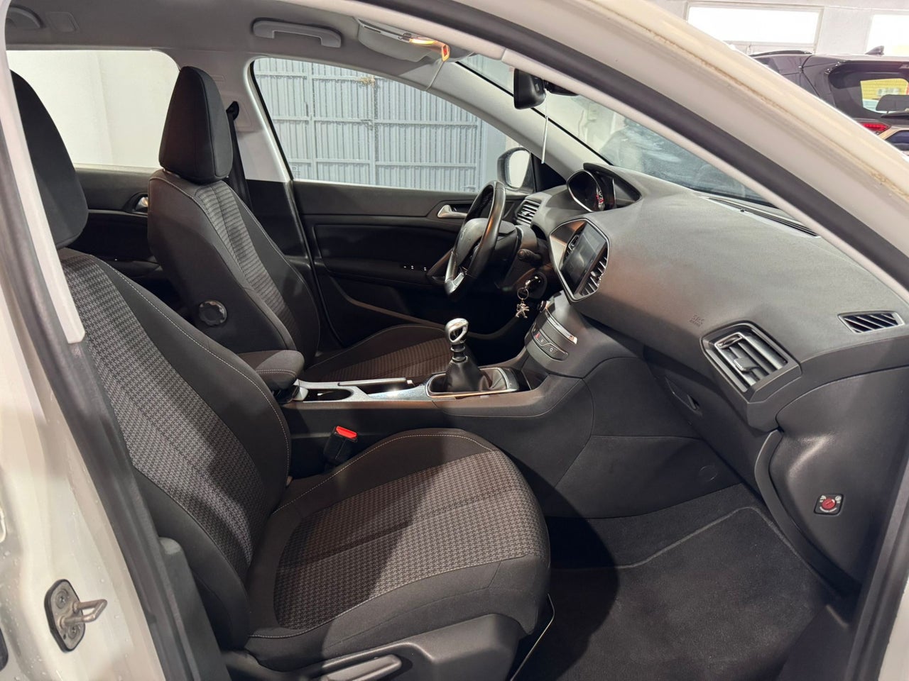 PEUGEOT 308 SW Business Line 1.5 BlueHDi 96kW 130CV