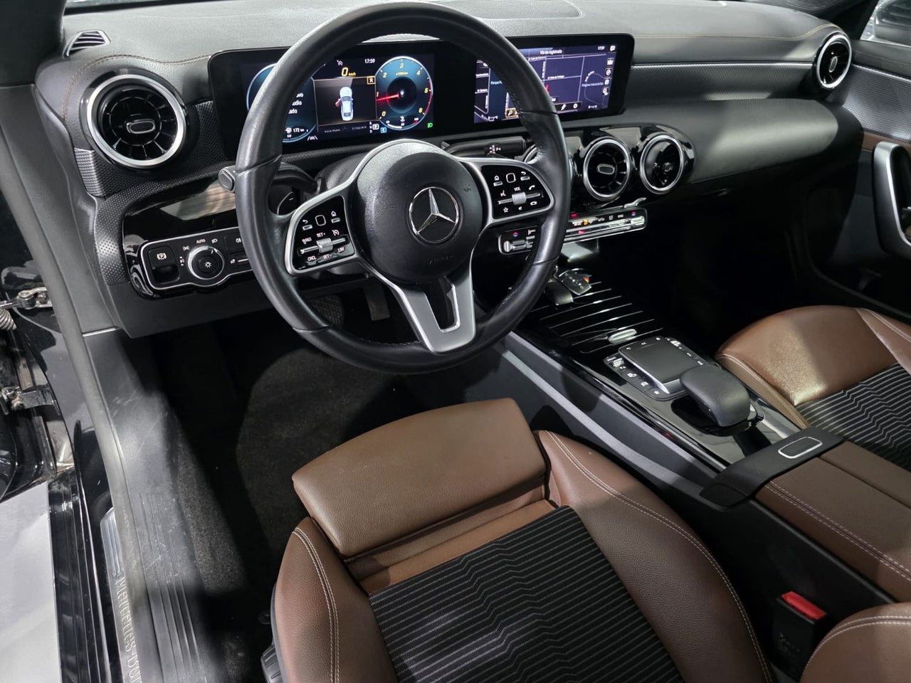MERCEDES-BENZ CLA CLA 220 D DCT