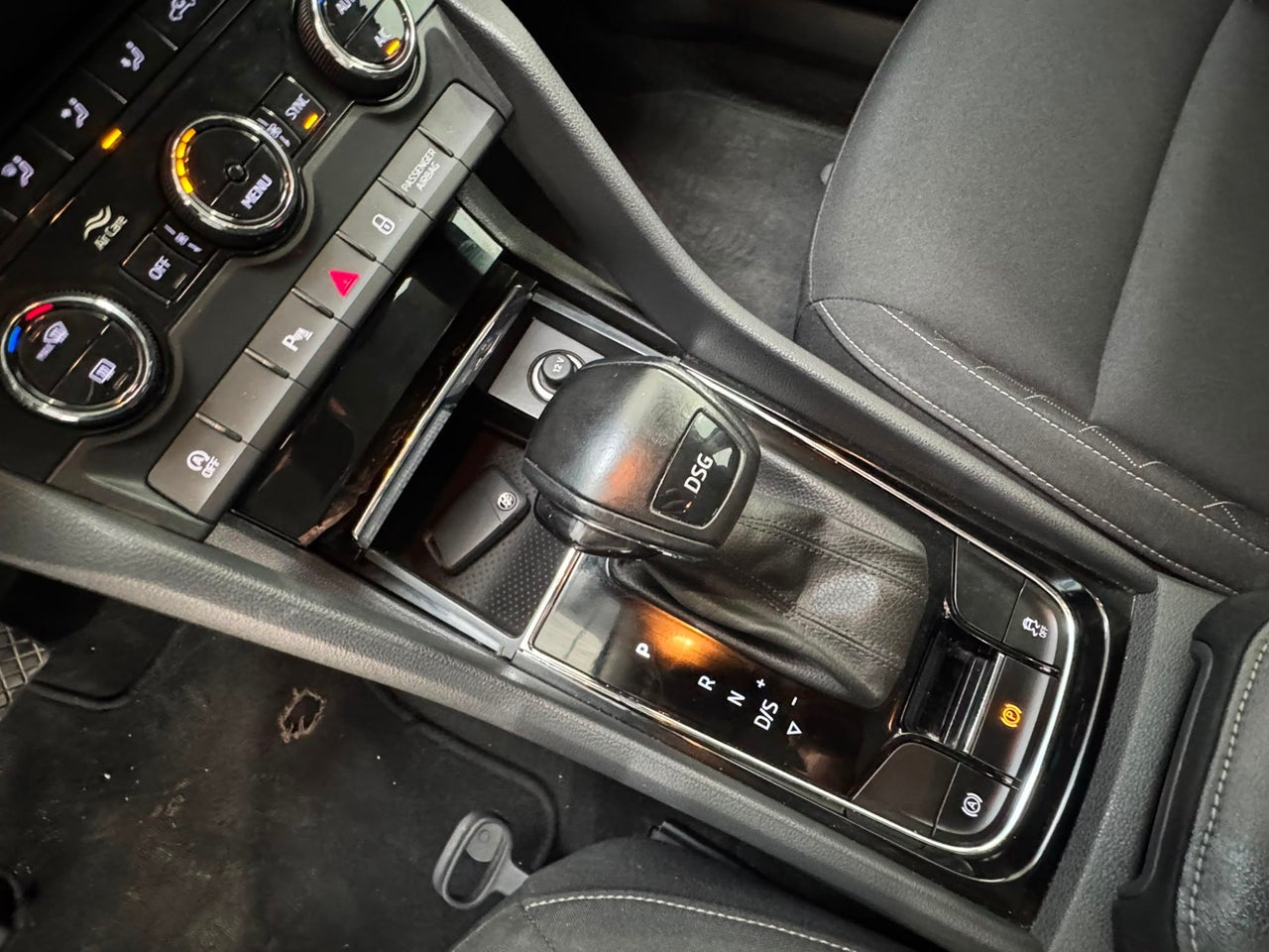 SKODA Karoq 2.0 TDI 85kW 115CV DSG Ambition
