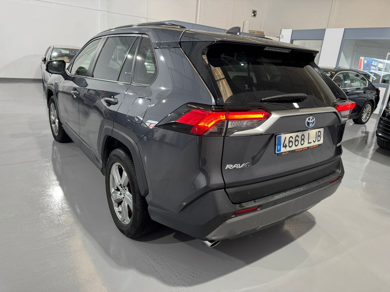 TOYOTA Rav4 2.5l 220H Advance