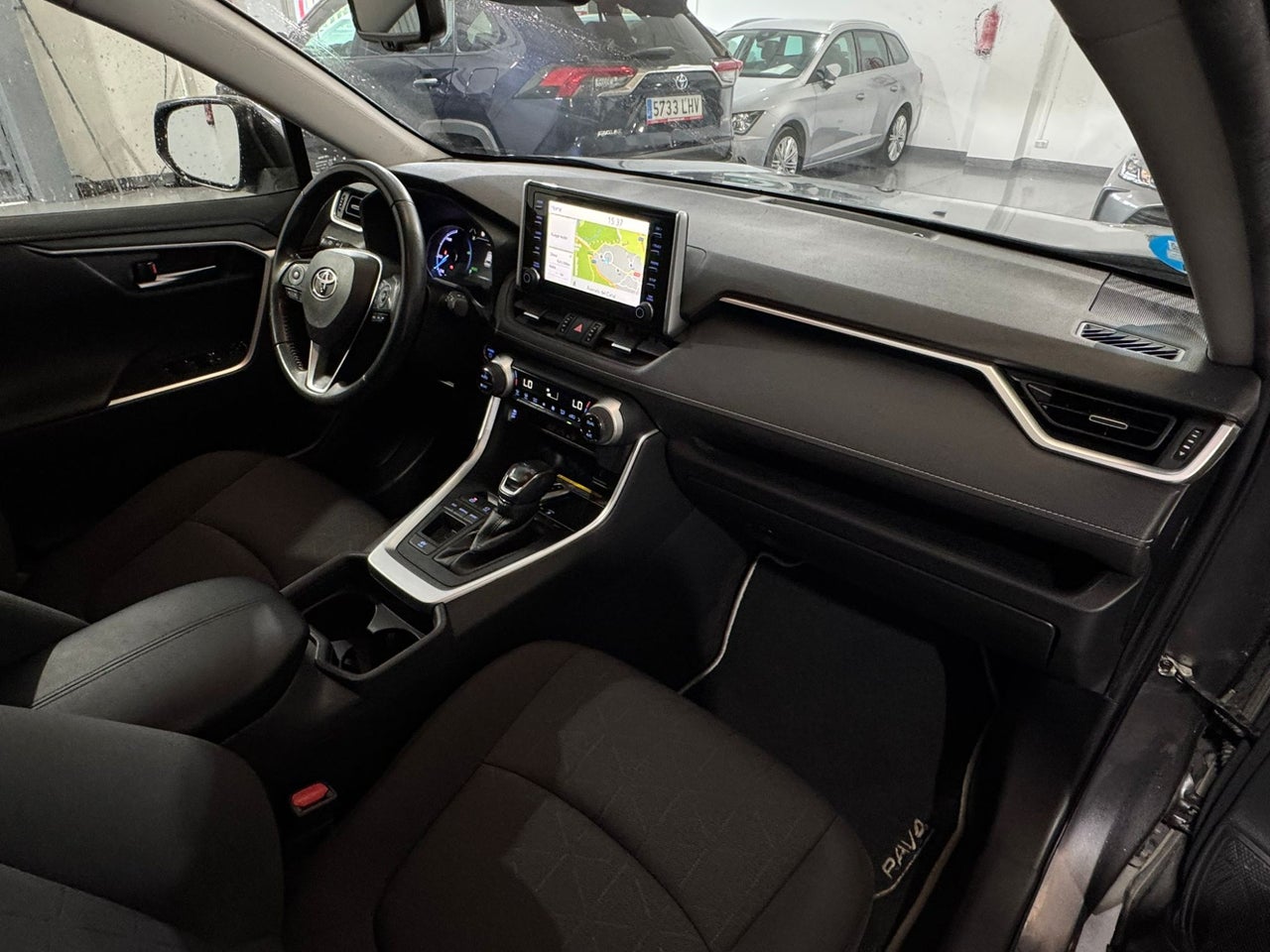 TOYOTA Rav4 2.5l 220H Advance