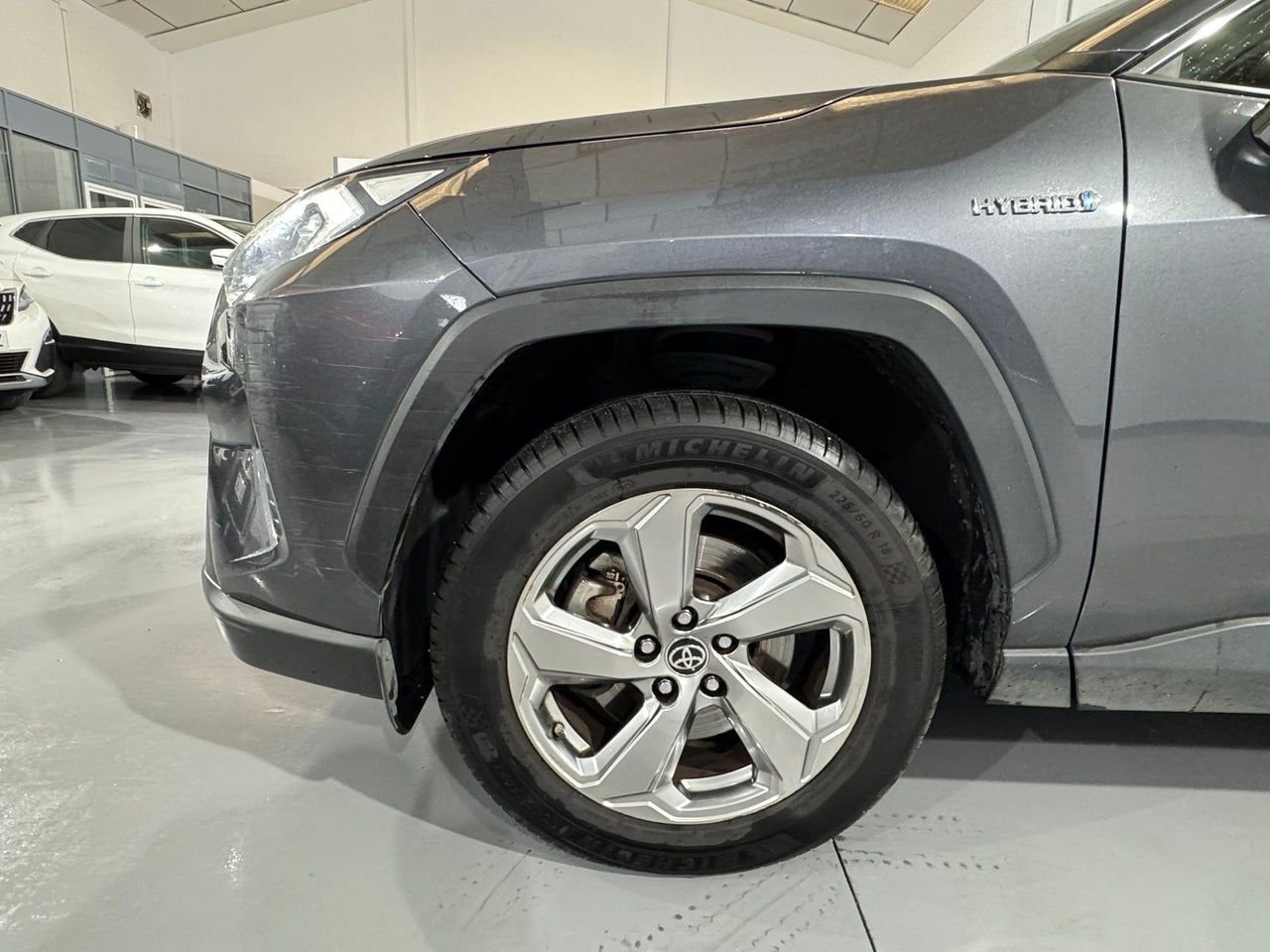 TOYOTA Rav4 2.5l 220H Advance