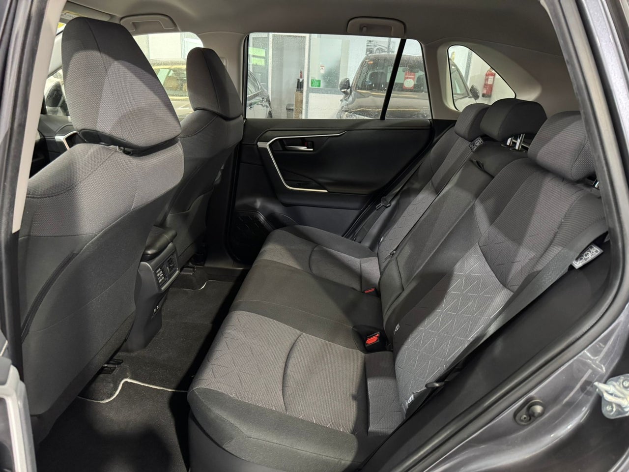 TOYOTA Rav4 2.5l 220H Advance