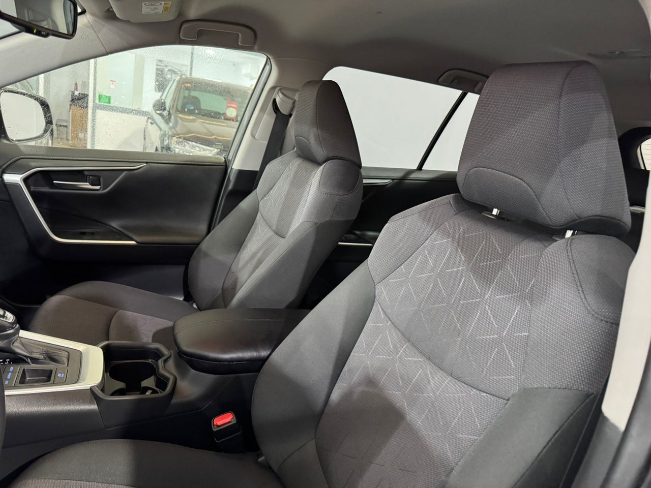 TOYOTA Rav4 2.5l 220H Advance