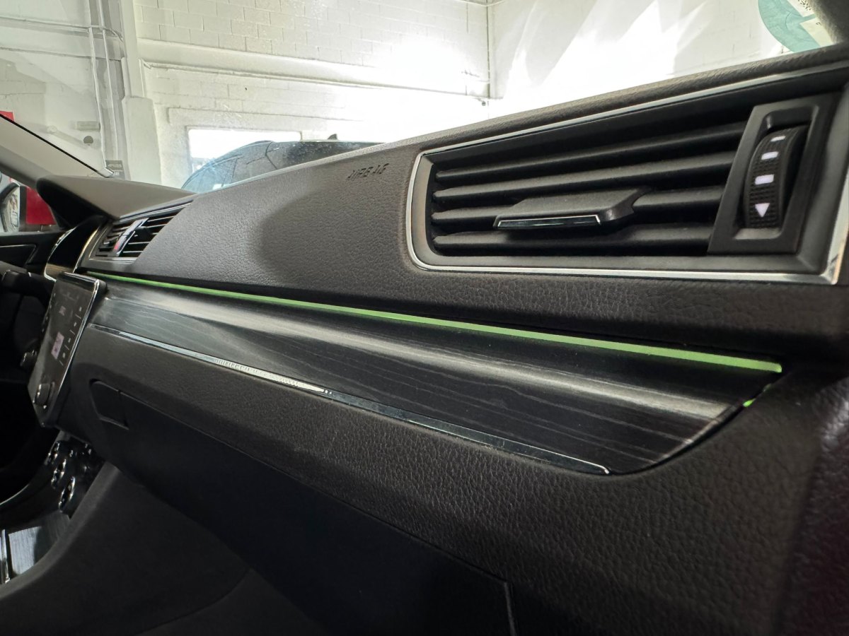 Skoda Superb Combi 2.0TDI 150CV Style DSG