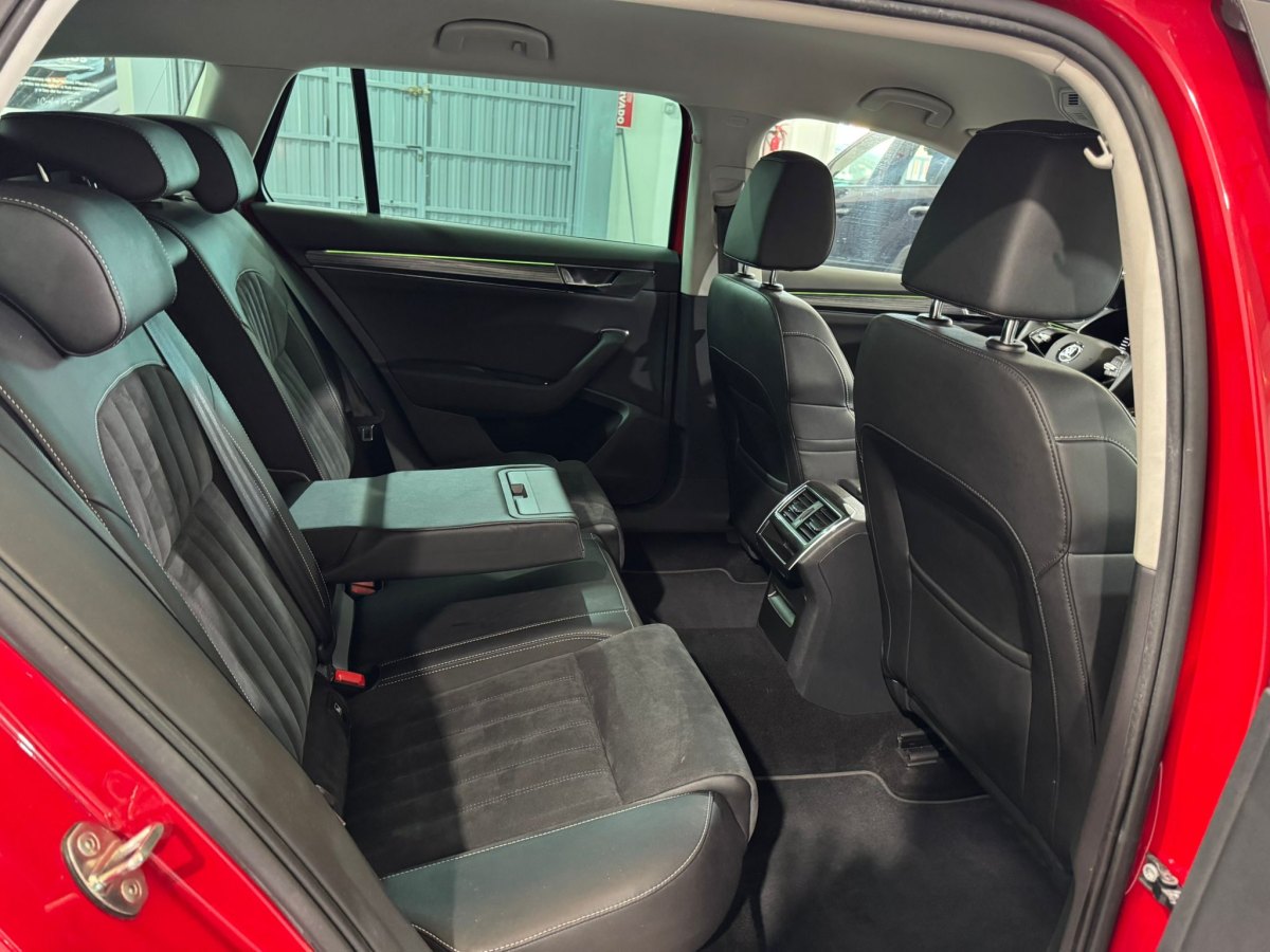 Skoda Superb Combi 2.0TDI 150CV Style DSG