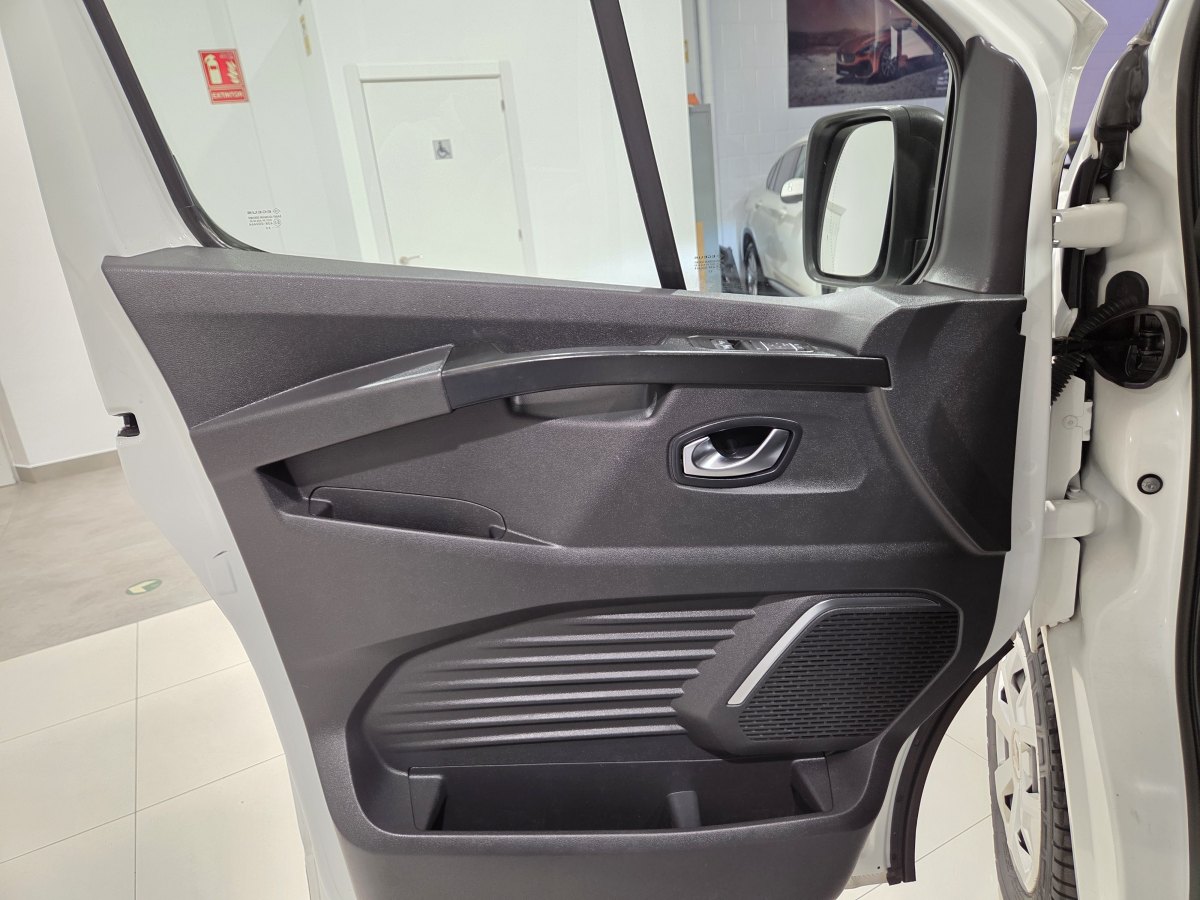 Renault Trafic RENAULT TRAFIC Combi 9 Energy Blue dCi 81 kW (110CV) 9 PLAZAS LARGO
