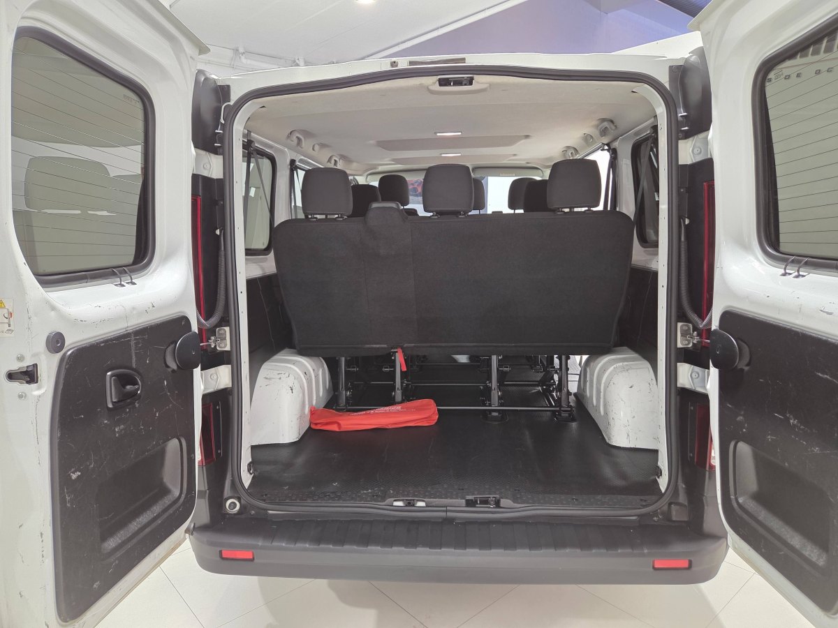 Renault Trafic RENAULT TRAFIC Combi 9 Energy Blue dCi 81 kW (110CV) 9 PLAZAS LARGO