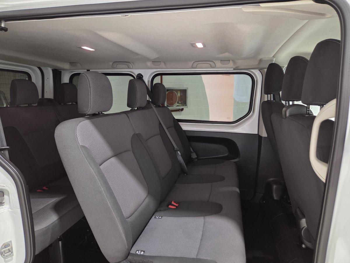 Renault Trafic RENAULT TRAFIC Combi 9 Energy Blue dCi 81 kW (110CV) 9 PLAZAS LARGO