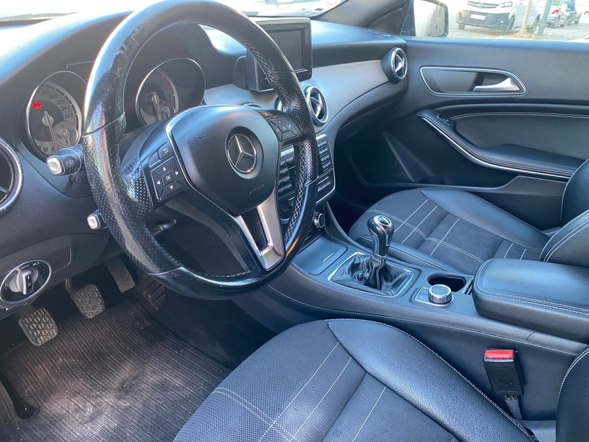 Mercedes-Benz CLA 200 163 CV
