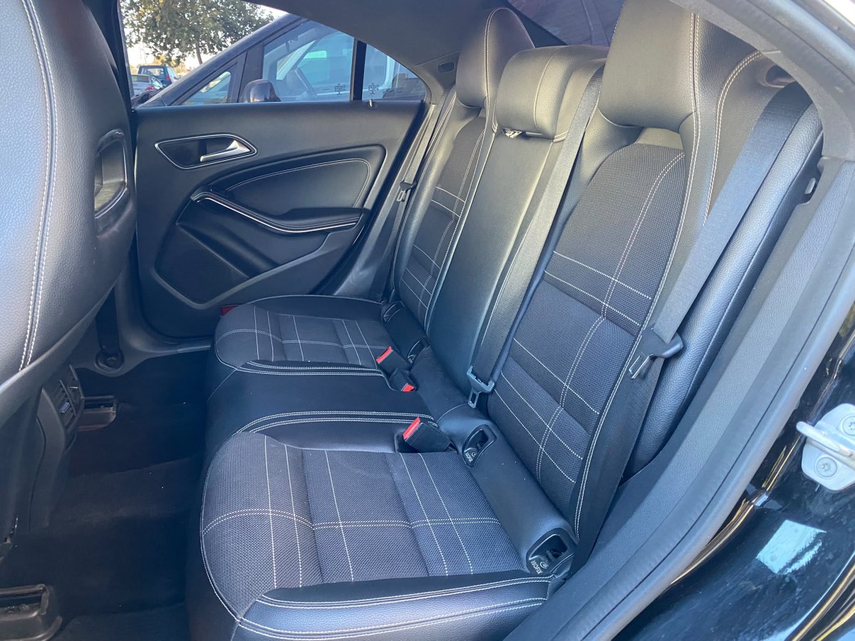 Mercedes-Benz CLA 200 163 CV