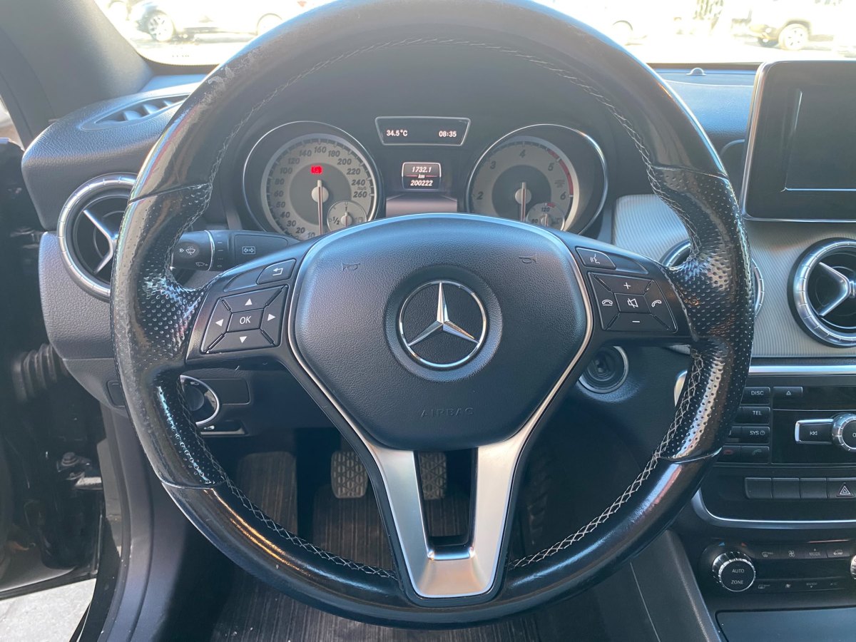 Mercedes-Benz CLA 200 163 CV