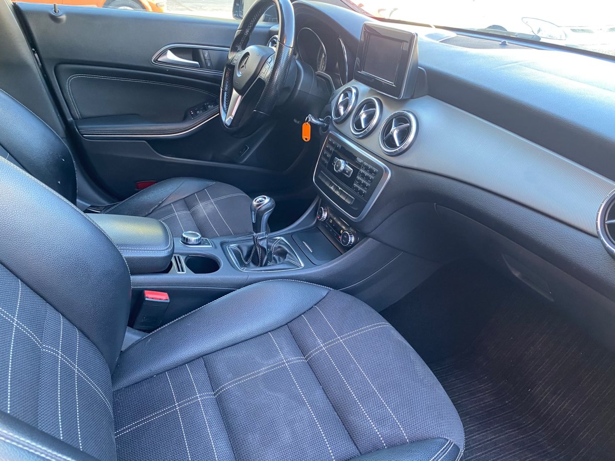 Mercedes-Benz CLA 200 163 CV