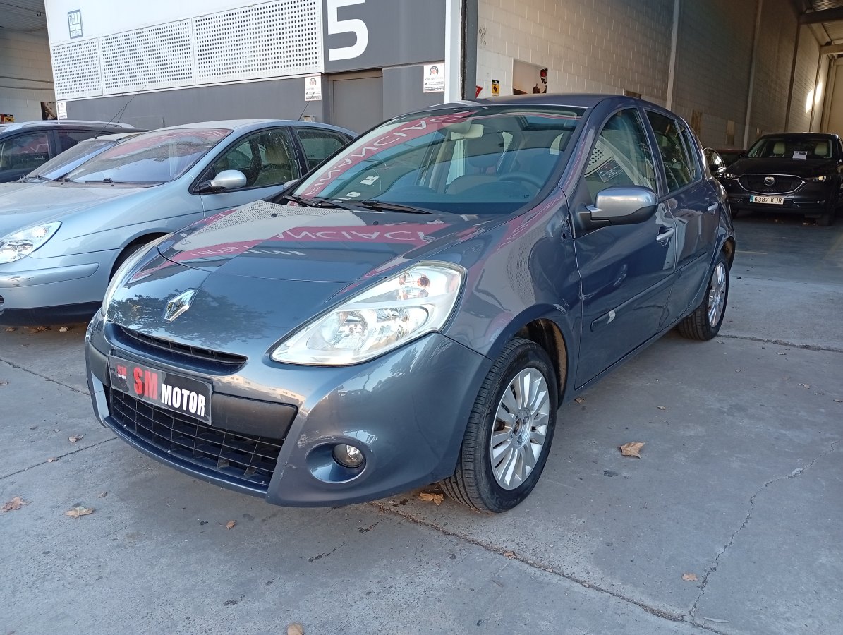 Renault Clio 1.2 75 CV