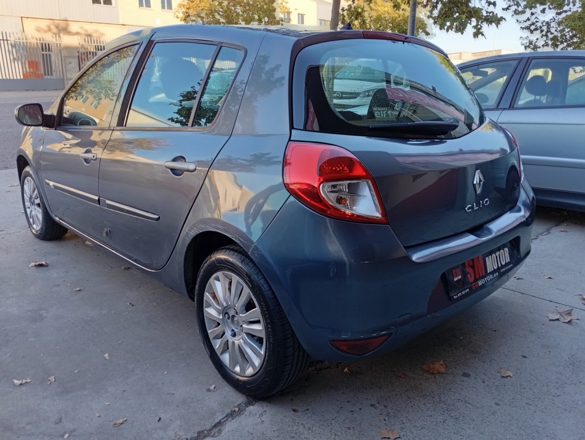 Renault Clio 1.2 75 CV