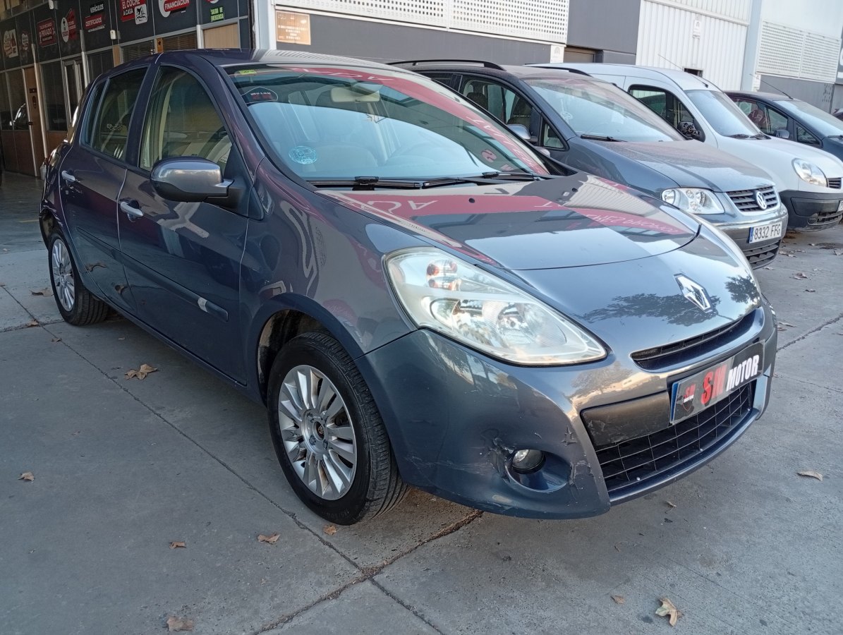 Renault Clio 1.2 75 CV