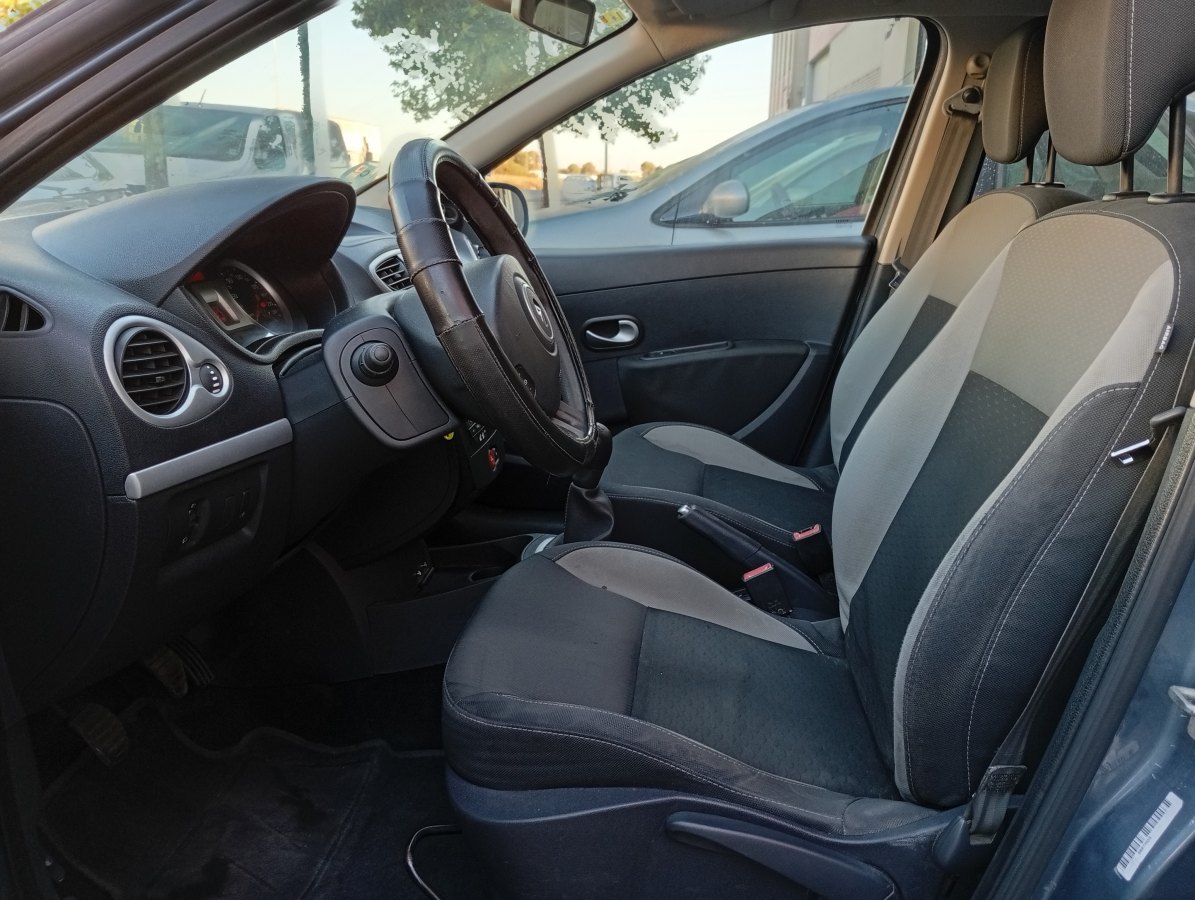 Renault Clio 1.2 75 CV