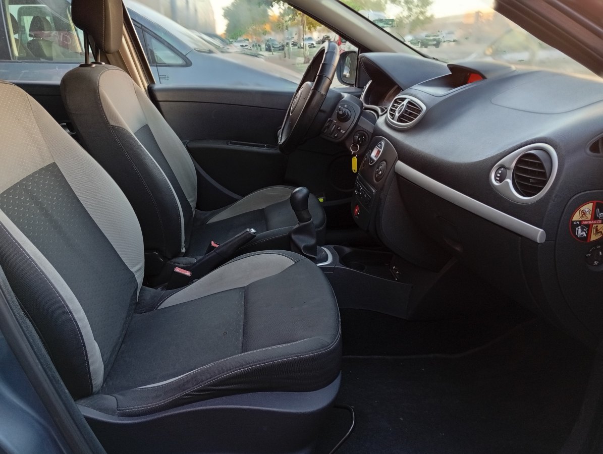 Renault Clio 1.2 75 CV