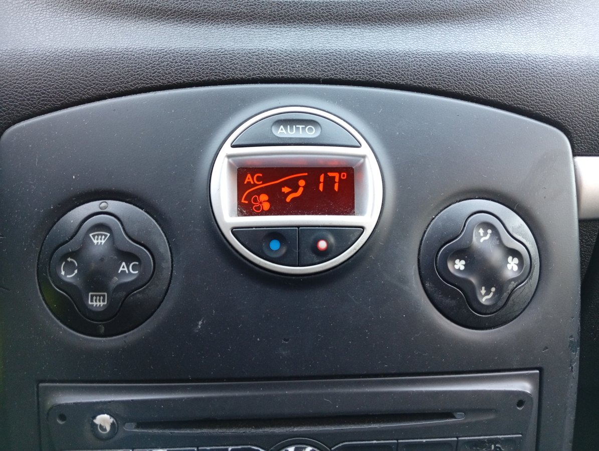 Renault Clio 1.2 75 CV