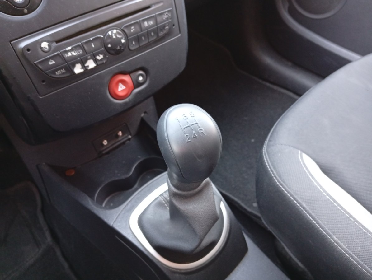 Renault Clio 1.2 75 CV