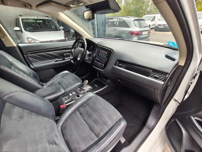 Mitsubishi Outlander 2.0 PHEV Kaiteki Auto 4WD