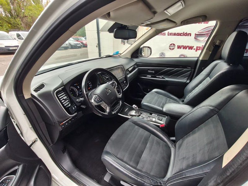 Mitsubishi Outlander 2.0 PHEV Kaiteki Auto 4WD
