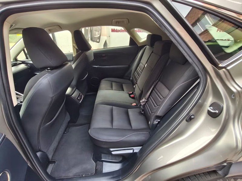 Lexus NX 2.5 300h Business Navigation 2WD