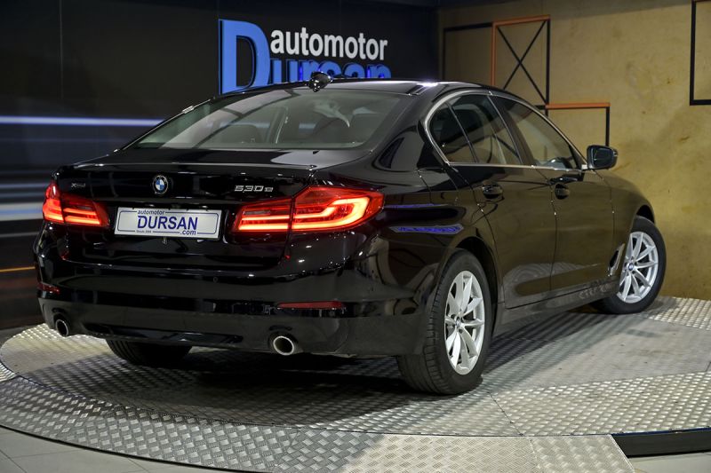 BMW 530 Serie 5 530e xDrive (2020) - foto 5