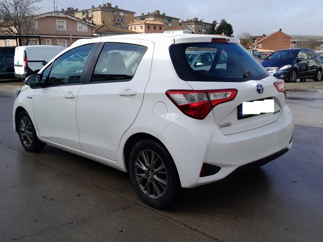 TOYOTA Yaris 1.5 100H Active