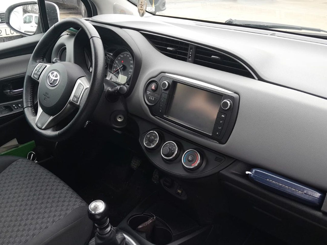 TOYOTA Yaris 100 ACTIVE