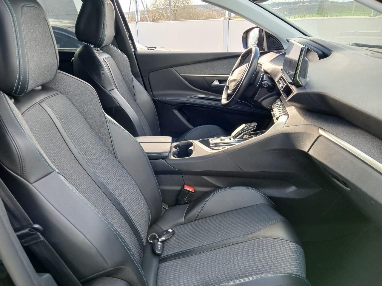 PEUGEOT 5008 1.5 BlueHDi 96kW SS Allure Pack EAT8