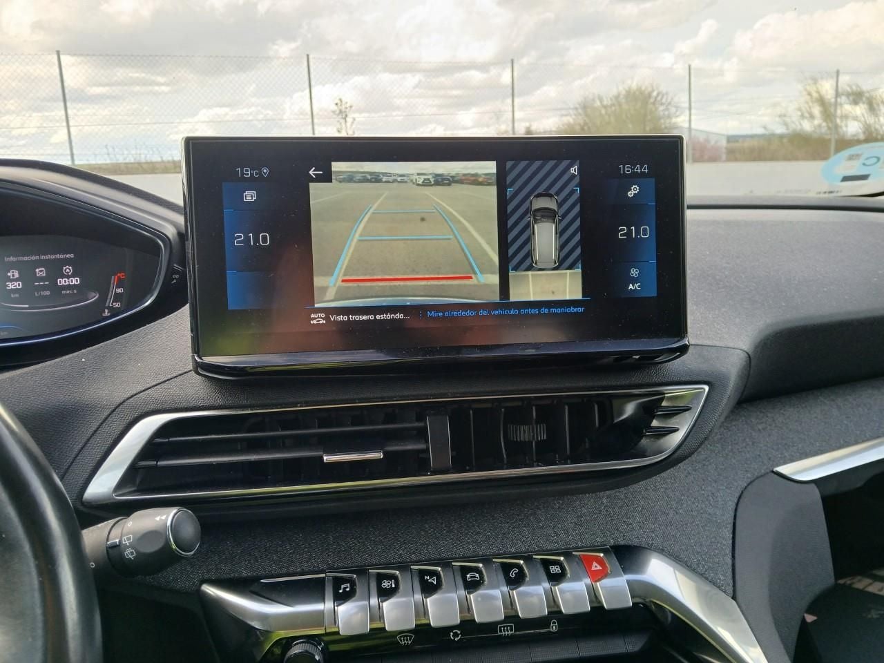 PEUGEOT 5008 1.5 BlueHDi 96kW SS Allure Pack EAT8
