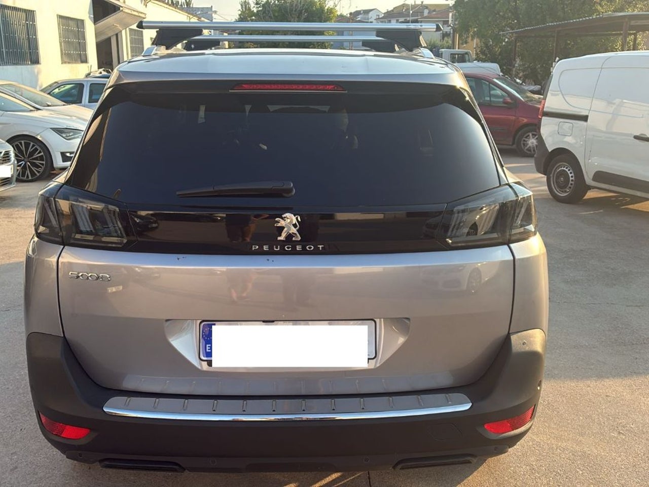 PEUGEOT 5008 Hybrid 1.2 100KW Allure eDCS6